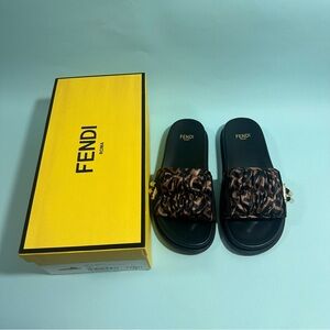 Fendi sandals ✨